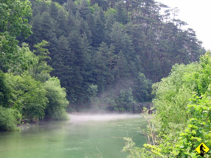 Karta1_ 010.jpg - Nawet nie wiem czy to miejsce można nazwać wioską, bo właściwie to znajduje się tam tylko parkingo-namiotowisko i hotel.